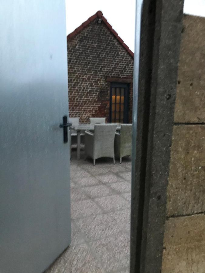 La Cabane Du Chasseur Flines-Les-Mortagne 外观 照片